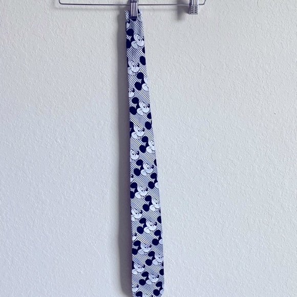 Disney Men’s Mickey Mouse Tie by Cervantes. - Picture 3 of 9
